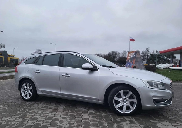 Volvo V60 cena 35900 przebieg: 270000, rok produkcji 2014 z Gołańcz małe 211